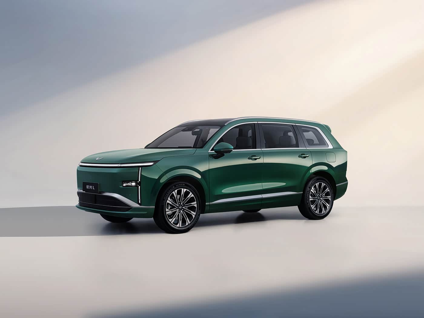 X'jagħmel il-Wuling Starlight L il-PHEV ta' 6 sedili fuq medda twila ideali għall-familji?